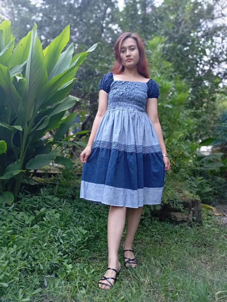 074 Cotton white dark blue horizontal pattern ruffle medium dress (18).webp